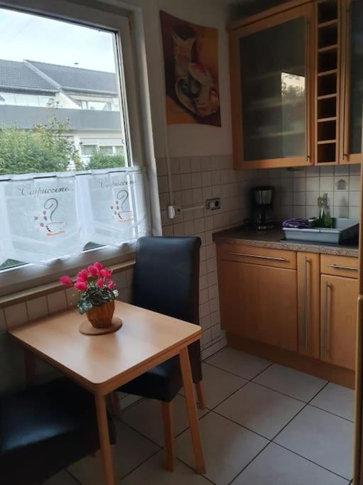 Zentrale Messe/Ferien Whg Mit Garten & Parkplatz Ratingen Dış mekan fotoğraf